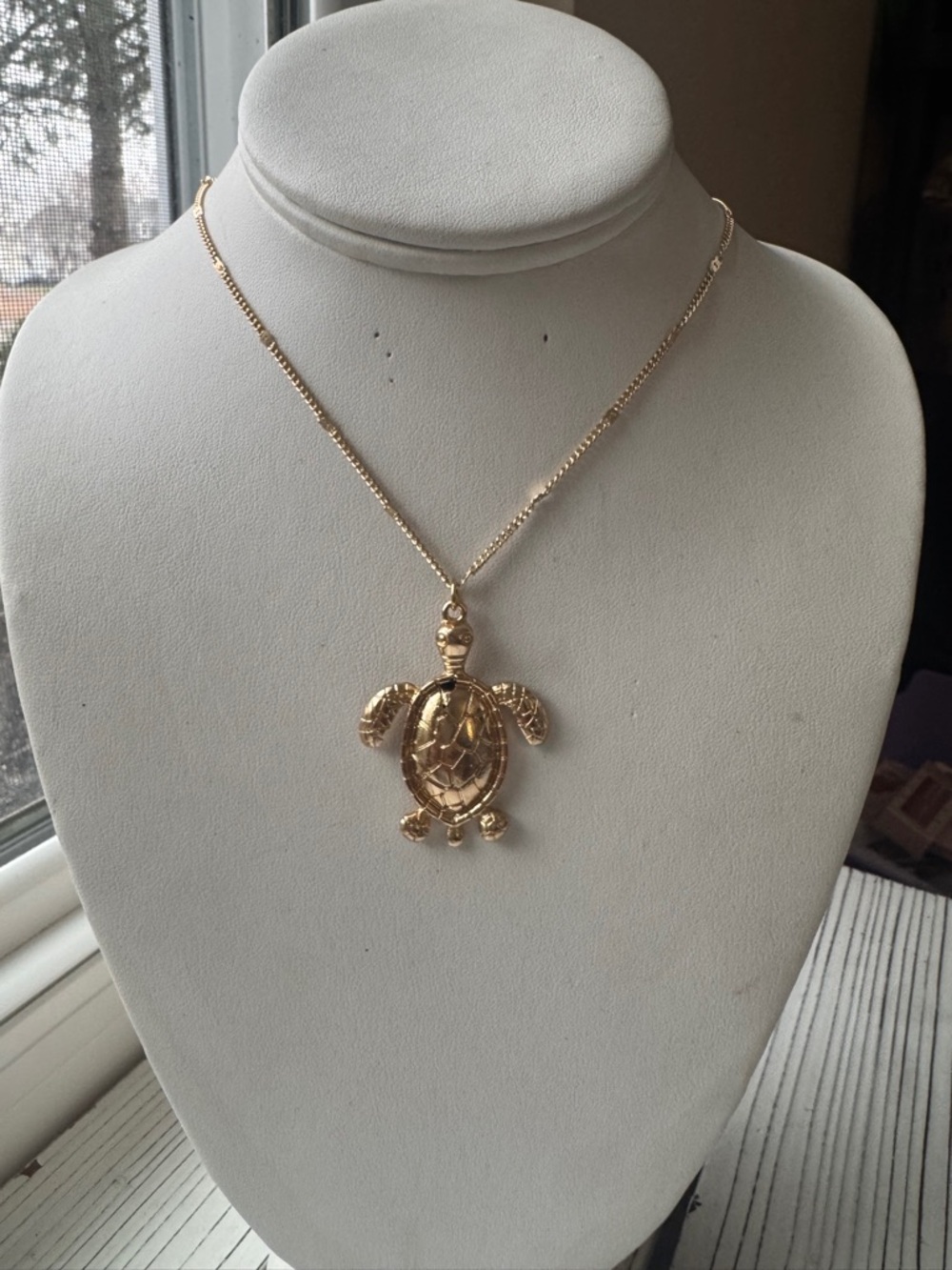Gold Turtle Pendant Necklace - Women Jewelry - Picture 2 of 6